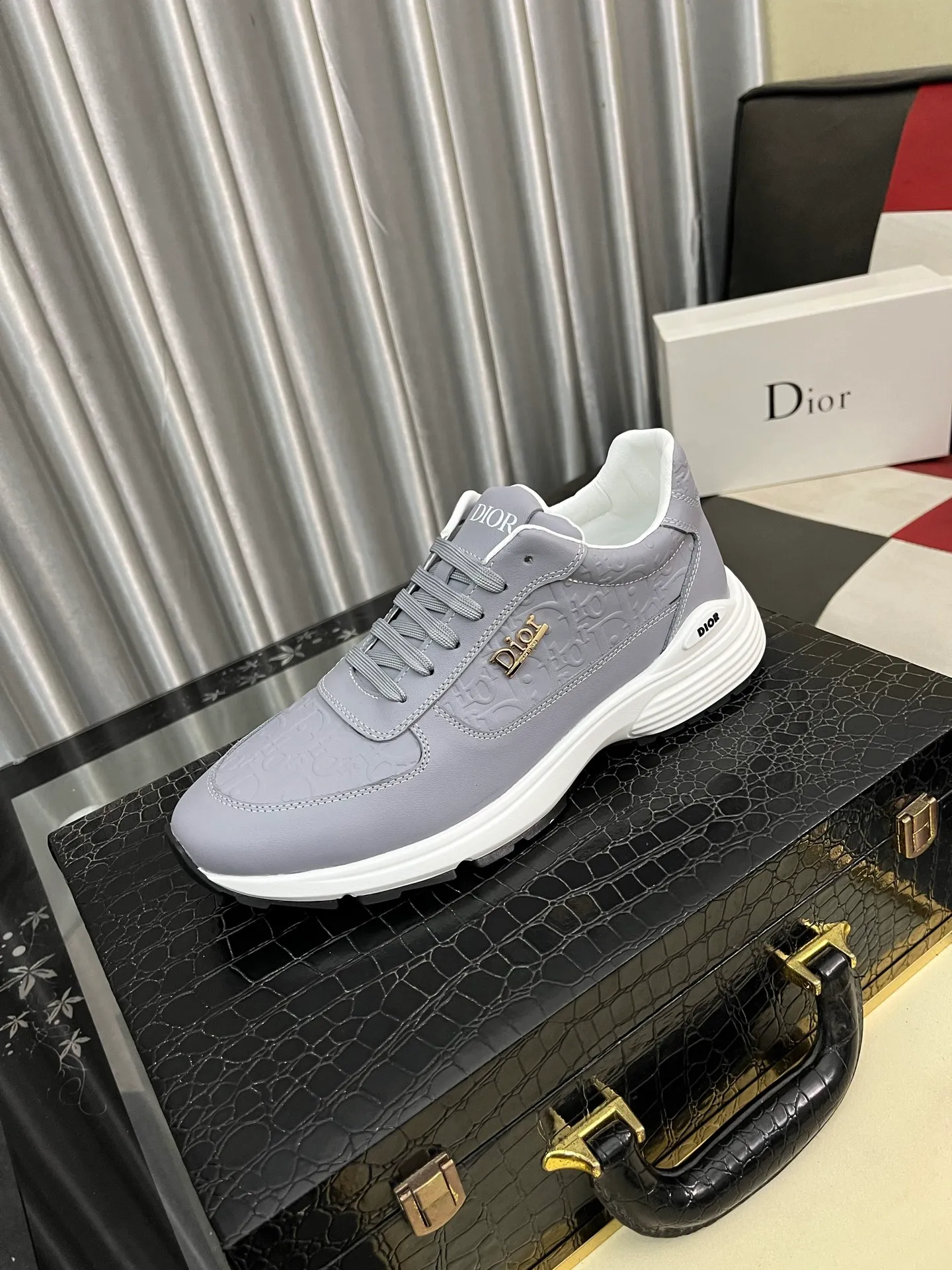 Men's Men's Shoes 💰440⌚️⌚️《DIOR*》The latest and most popular casual shoes, top brand [seduce] luxury~purchasing agent, top~quality. [Strong] The upper is made of imported breathable cowhide with woven material ➕ breathable sheepskin feet (•) and fine workmanship. Original stylish and stylish soft rubber wear-resistant and non-slip outsole, light and comfortable on the foot, size: 38-443️⃣colors available